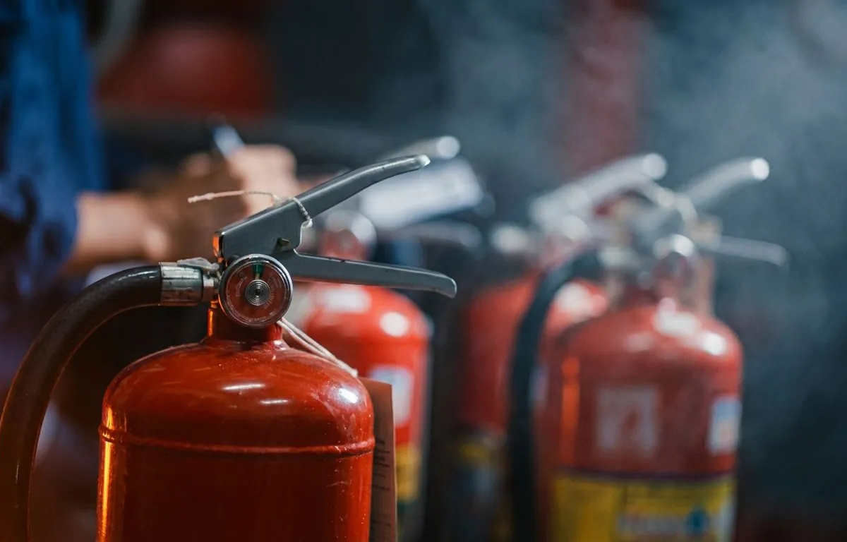 Kontrola požiarnych zariadení (hasiace prístroje a hydranty)